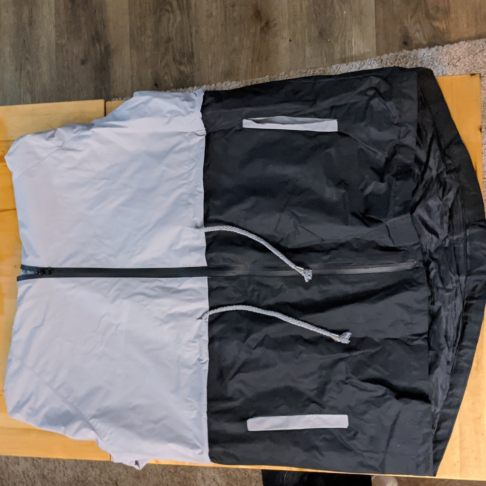 Rain/windbreaker Jacket